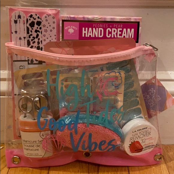 Lily & Fox Other - Nail stickers manicure in a bag,  Lily & Fox 🦊